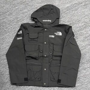 Supreme x The North Face Cargo Jacket - Black